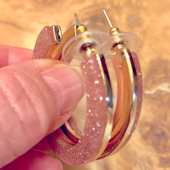 Women’s Hoop earrings, one side beautiful pinkish sparkle, other side gold. - Picture 1 of 16
